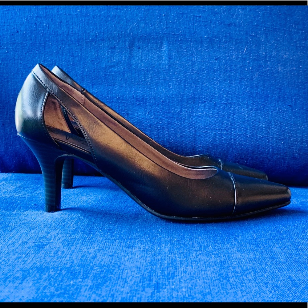 NWOT Black Vegan Comfort Heel Pump 8.5